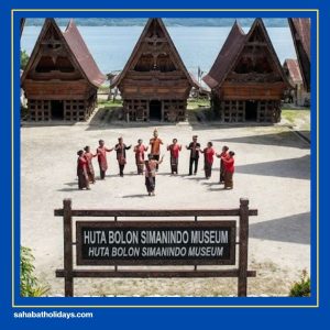 lake toba houses